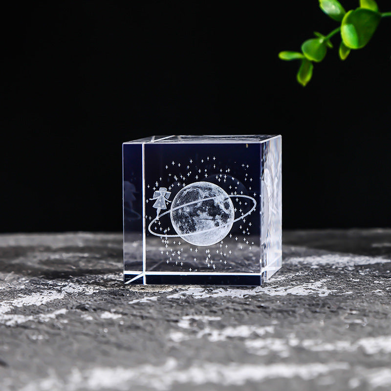 Desktop Creative Gift Ornament With White Crystal